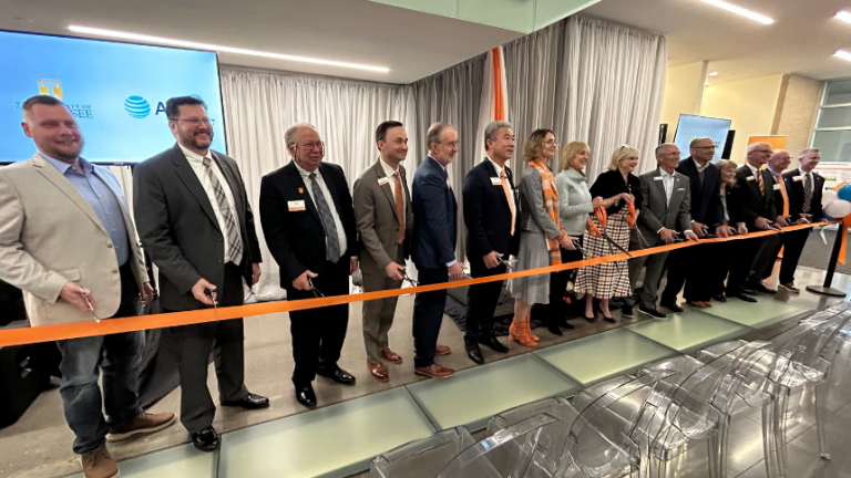 UTK, AT&T collaborate for new 5G research lab