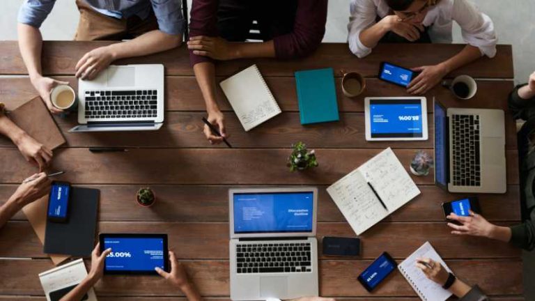 Meeting notetaking and follow-up lists more efficient thanks to Reelay
