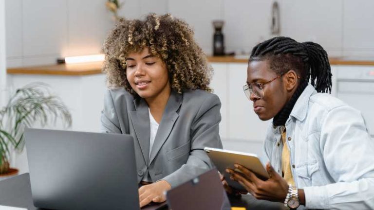 Hybrid entrepreneurs have some good examples to follow