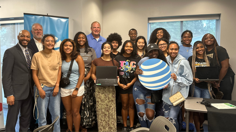 AT&T provides laptops to Knoxville’s families in need