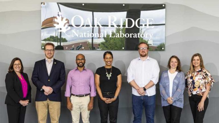 ORNL offers five researchers coaching in technology commercialization