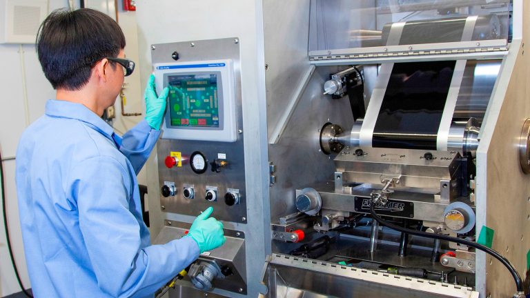 ORNL advances battery chemistry for Army-funded project