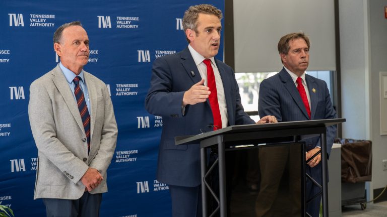 DOE awards TVA $250 million to expand transmission capacity, support 800 jobs